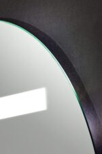Espejo Kapoor luz led blanca diámetro 70 cm detalle