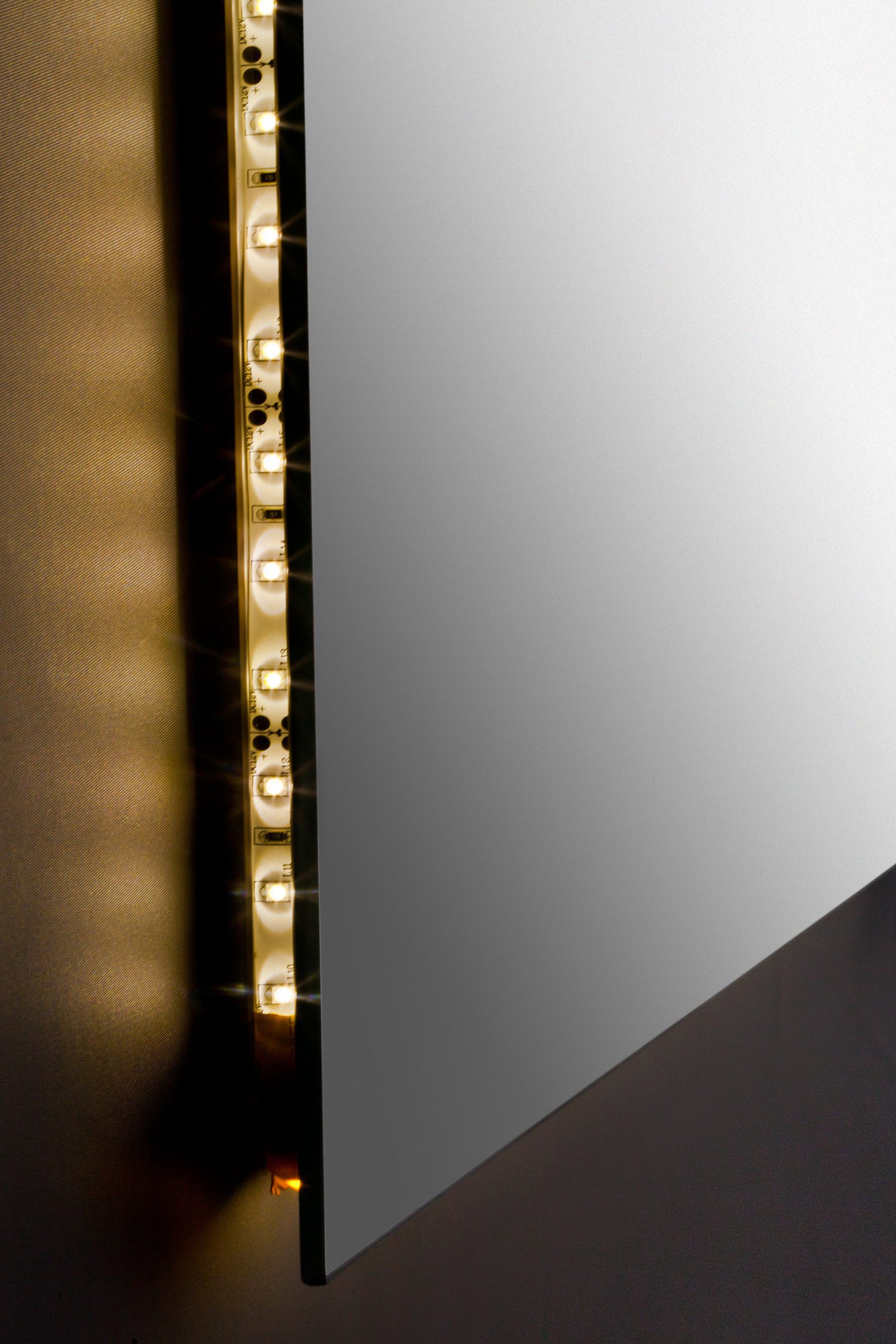 Espejo Sahara con luz Led blanca 90 x 70 cm detalle - copia
