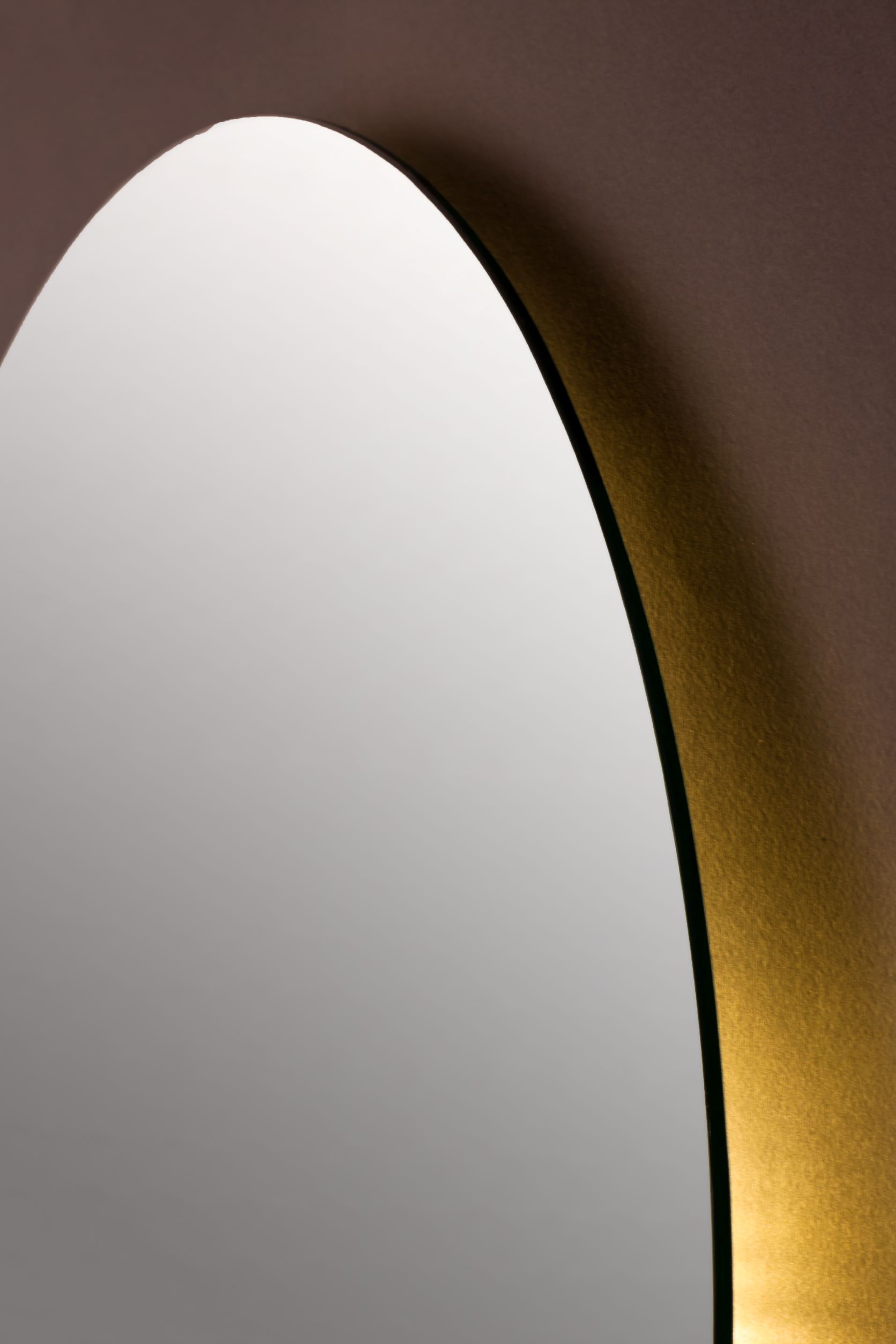 Espejo Sahara con luz Led calida diámetro 70 cm detalle
